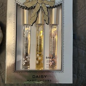 Marc Jacobs Daisy Roll On Set